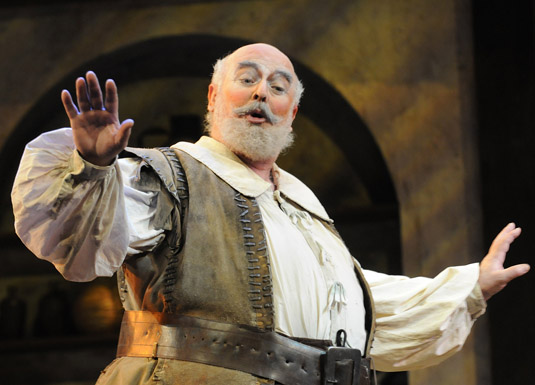 Gaétan Laperrière dans le rôle de Falstaff (Opéra de Québec)